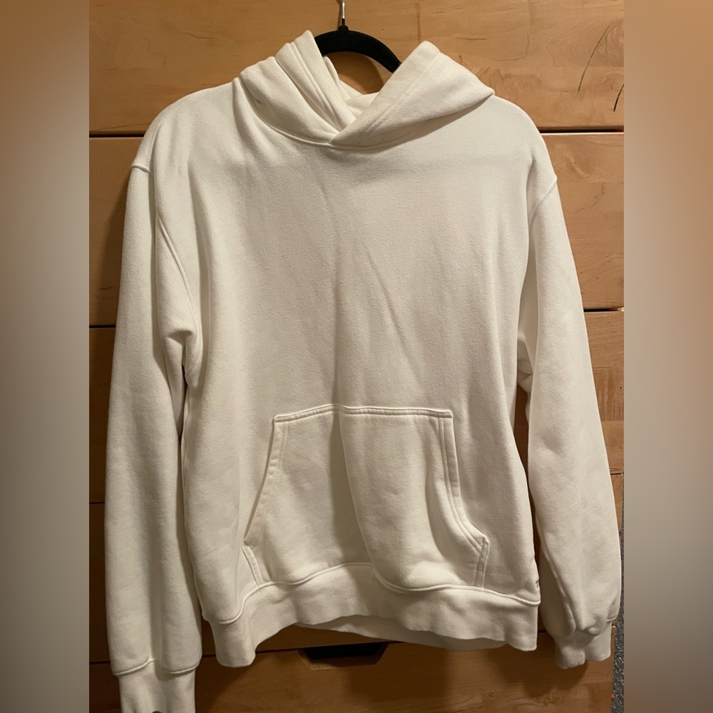 Aritzia White Hoodie, size M. Barely worn